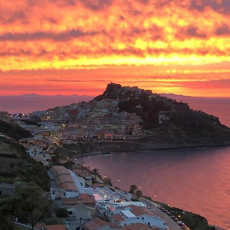 La Tartaruga Spiaggiata - Bilocale Centrale A Pochi Metri Dalla Spiaggia Castelsardo Eksteriør billede