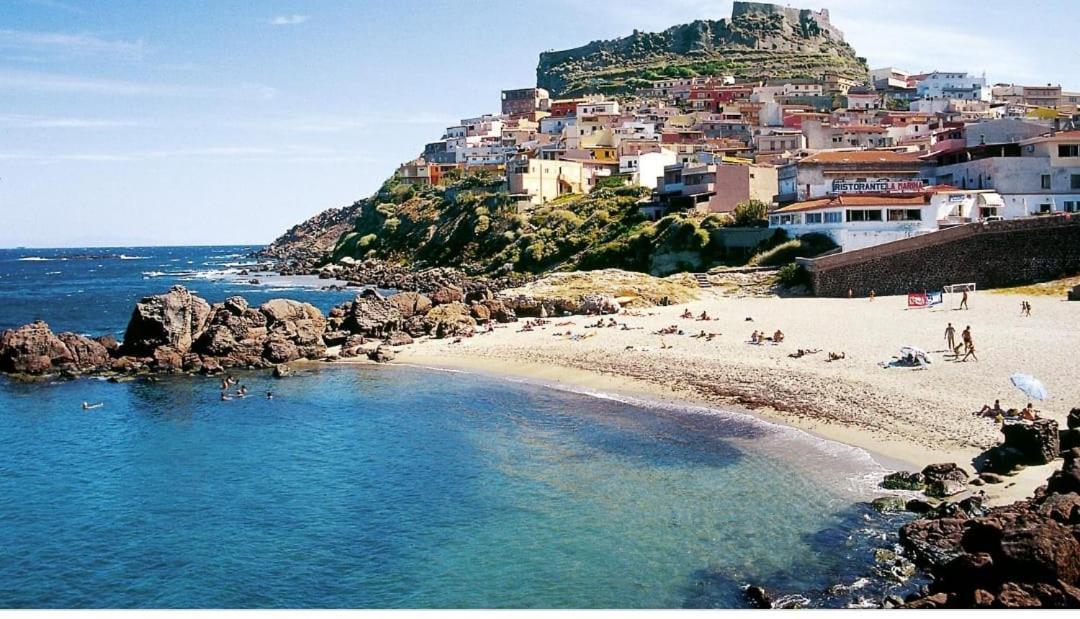 La Tartaruga Spiaggiata - Bilocale Centrale A Pochi Metri Dalla Spiaggia Castelsardo Eksteriør billede