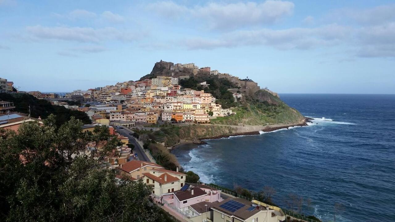 La Tartaruga Spiaggiata - Bilocale Centrale A Pochi Metri Dalla Spiaggia Castelsardo Eksteriør billede